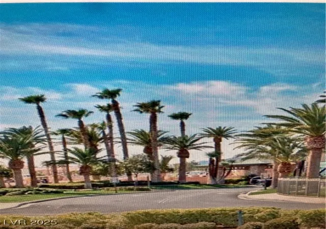 Photo 3 of Single family home for sale at 122 Broken Putter Way, Las Vegas, NV 89148 | MLS# 2742754 | Listing updated on 2026-05-03