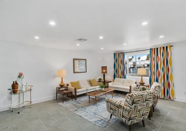 3rd image of 3333 Seminole Cir, Las Vegas, NV 89169 | MLS# 2743301