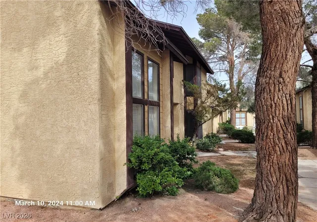 Photo 4 of Townhouse for sale at 528 Kristin Ln, Henderson, NV 89011 | MLS# 2744282 | Listing updated on 2026-08-25