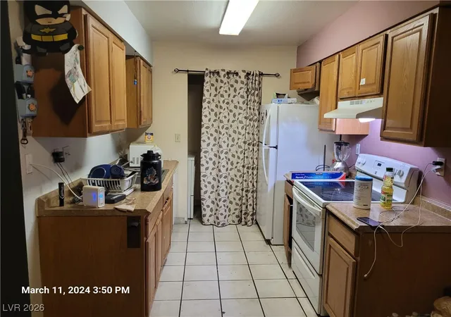 Photo 3 of Townhouse for sale at 808 Hedge Way #4, Las Vegas, NV 89110 | MLS# 2744307 | Listing updated on 2026-08-24