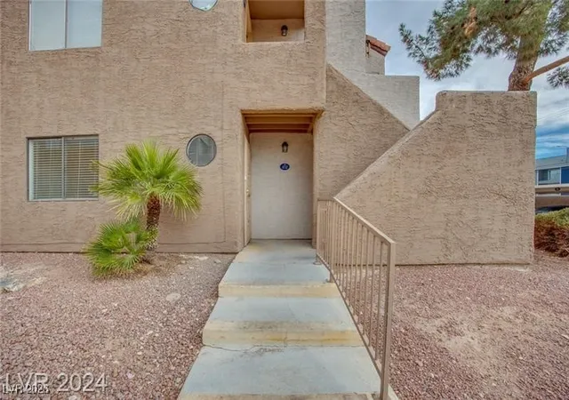 Listing Photo 5 - Condo for sale in building located at 2983 Juniper Hls Blvd, Las Vegas, NV 89142 - Unit #102