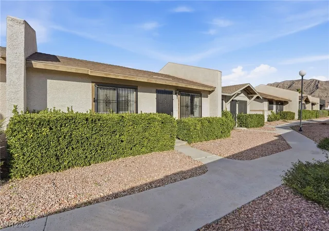 Photo 2 of Townhouse for sale at 304 N Linn Ln, Las Vegas, NV 89110 | MLS# 2748546 | Listing updated on 2026-08-04