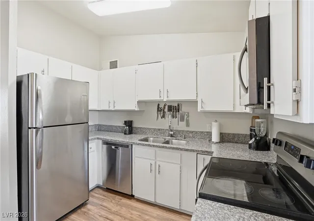 Photo 4 of Townhouse for sale at 304 N Linn Ln, Las Vegas, NV 89110 | MLS# 2748546 | Listing updated on 2026-08-04