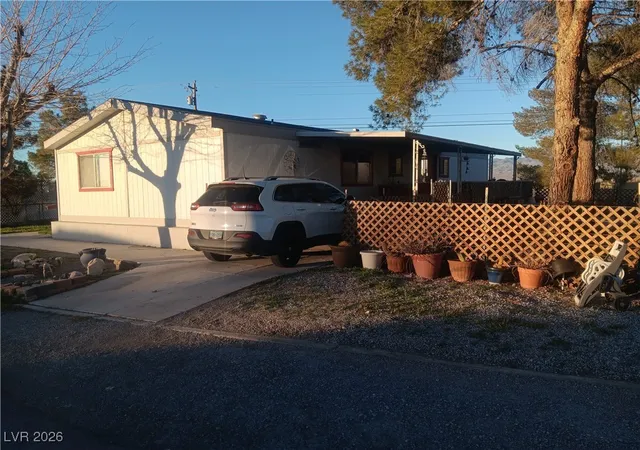 Homes for sale in Pahrump, NV | 180 W Comstock Cir, Pahrump, NV 89048 | MLS# 2748282