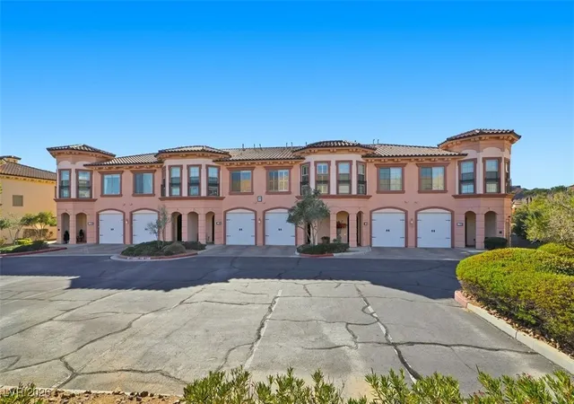 Homes for sale in Henderson, NV | 30 Via Vasari, Henderson, NV 89011 | Houzeo