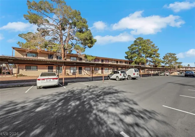 2nd image of 585 S Royal Crest Cir, Las Vegas, NV 89169