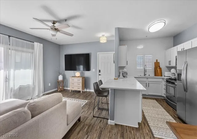 Photo 4 of Sale Pending at 2291 W Horizon Ridge Pkwy #11264, Henderson, NV 89052 | MLS# 2749493 | Listing updated on 2026-07-26