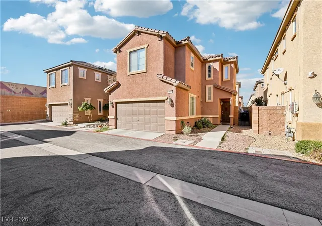 Homes for sale in Henderson, NV | 649 Taliput Palm Pl, Henderson, NV 89011 | MLS# 2750475