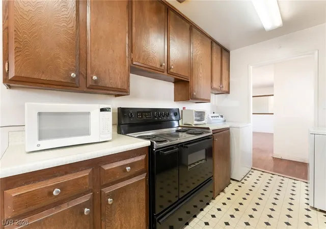 Photo 3 of Single family home for sale at 3091 Oxford Ln, Las Vegas, NV 89121 | MLS# 2749157 | Listing updated on 2026-08-03