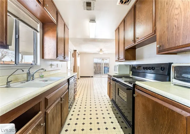 Photo 3 of Single family home for sale at 3091 Oxford Ln, Las Vegas, NV 89121 | MLS# 2749157 | Listing updated on 2026-08-03