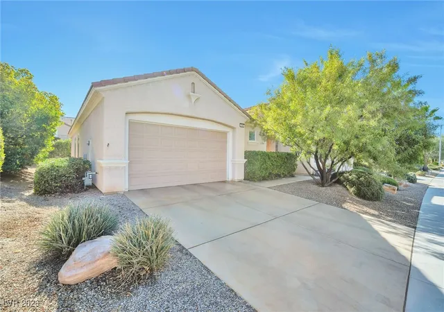 Homes for sale in Henderson, NV | 2182 Clearwater Lake Dr, Henderson, NV 89044 | MLS# 2751284