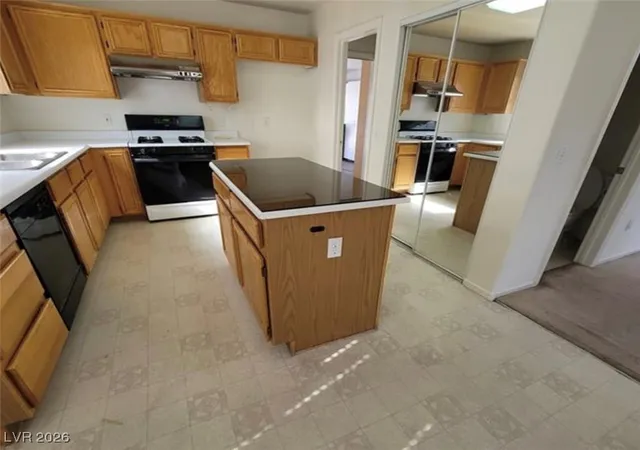 Photo 4 of Single family home for sale at 5402 Night Swim Ln, Las Vegas, NV 89113 | MLS# 2752758 | Listing updated on 2026-04-10