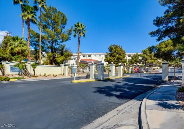 Homes for sale in Henderson, NV | 1979 Cutlass Drive, Henderson, NV 89014 | Houzeo