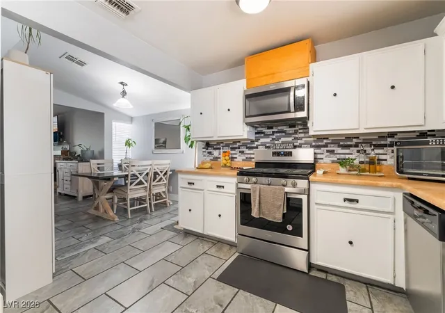 Photo 4 of Single family home for sale at 405 Box Elder Way, Henderson, NV 89015 | MLS# 2753203 | Listing updated on 2026-08-21