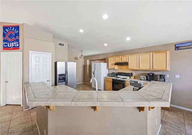 Photo 4 of Sale Pending at 7674 Rainbow Cvs Dr, Las Vegas, NV 89131 | MLS# 2754232 | Listing updated on 2026-07-24