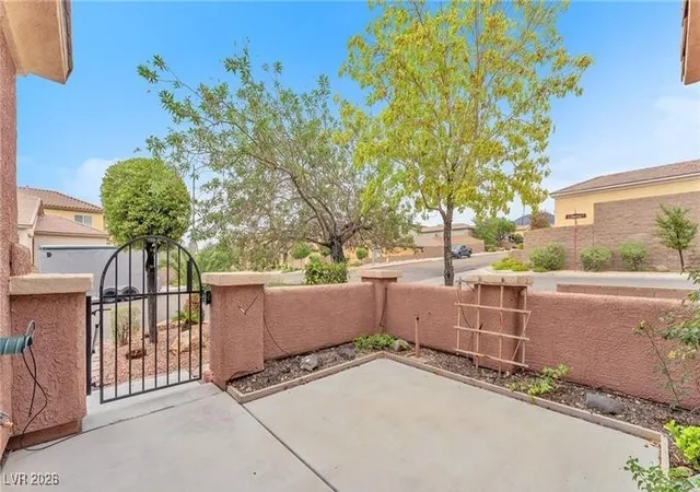 Photo 3 of Single family home for sale at 2607 Dirleton Pl, Henderson, NV 89044 | MLS# 2754032 | Listing updated on 2026-07-29