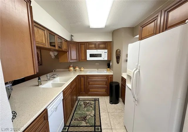 Listing Photo 4 - Condo for sale in building located at 2076 Mesquite Ln, Laughlin, NV 89029 - Unit #302