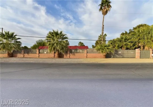Photo 3 of Single family home for sale at 2926 E Eldorado Ln, Las Vegas, NV 89120 | MLS# 2757269 | Listing updated on 2026-06-24