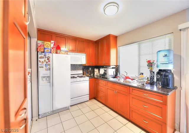 Photo 3 of Condo for sale at 1500 Hialeah Dr #C, Las Vegas, NV 89119 | MLS# 2756750 | Listing updated on 2026-06-27