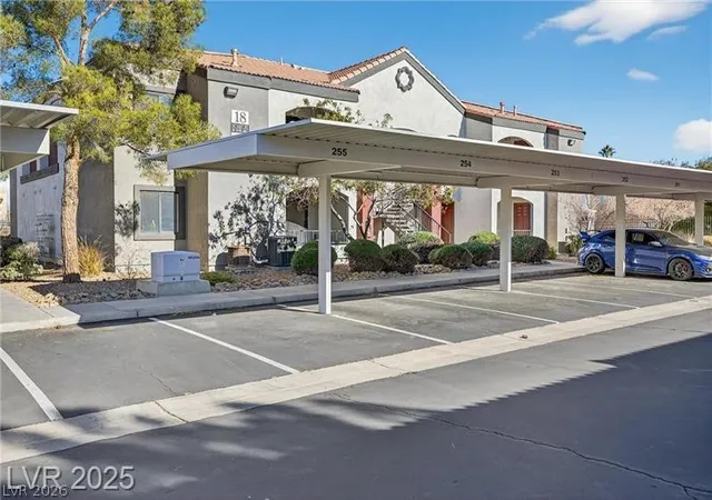 Homes for sale in Henderson, NV | 950 Seven Hills Drive, Henderson, NV 89052 | Houzeo