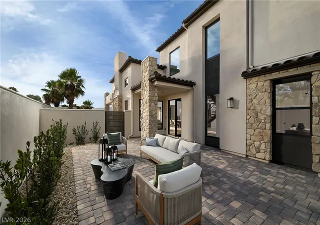 Homes for sale in Henderson, NV | 45 Bellissima Lago Ct, Henderson, NV 89011 | MLS# 2759301