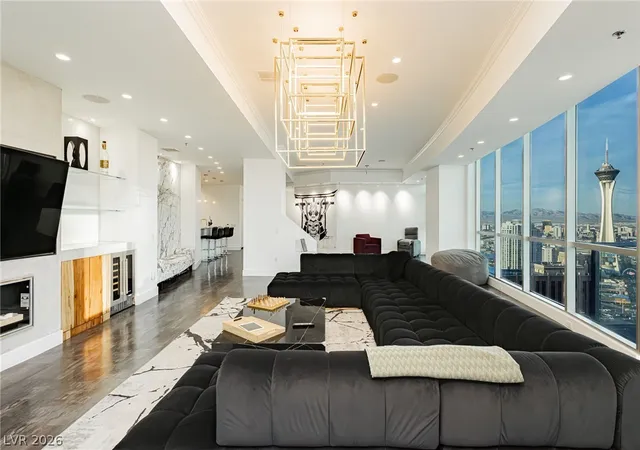 Photo 3 of Condo for sale at 2700 Las Vegas Blvd #4203, Las Vegas, NV 89109 | MLS# 2756934 | Listing updated on 2026-04-17
