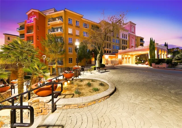 Homes for sale in Henderson, NV | 30 Strada Di Villaggio, Henderson, NV 89011 | Houzeo
