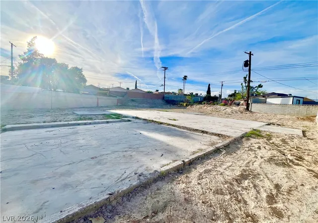 3rd image of 424 Kris Cir, North Las Vegas, NV 89030 | MLS# 2761803