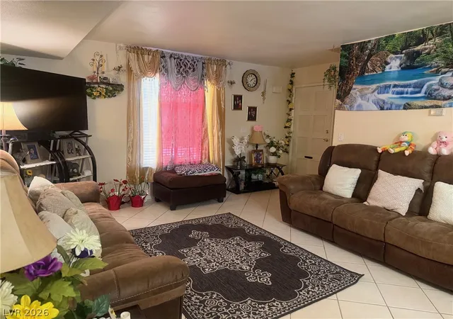 Photo 4 of Townhouse for sale at 6033 Vegas Dr, Las Vegas, NV 89108 | MLS# 2763322 | Listing updated on 2026-04-18