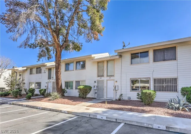 2nd image of 4770 Topaz St, Las Vegas, NV 89121