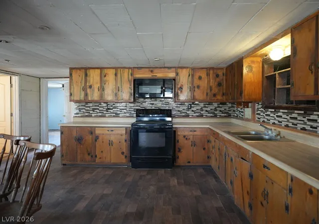Photo 3 of Single family home for sale at 4031 Moapa St, Pahrump, NV 89048 | MLS# 2767740 | Listing updated on 2026-08-27