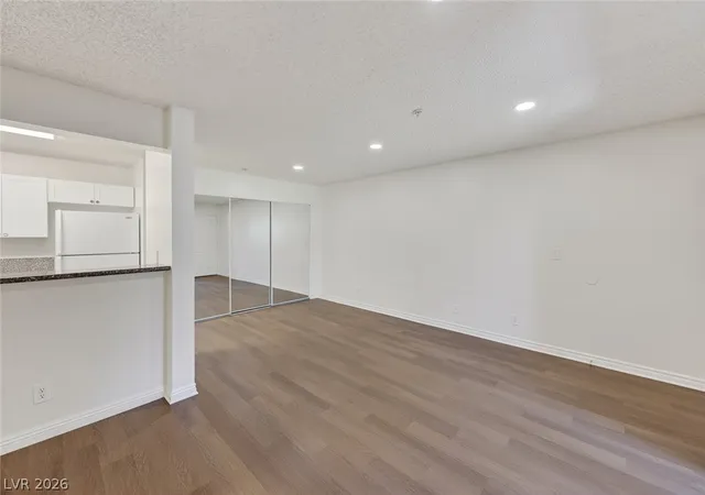 Listing Photo 5 - Condo for sale in building located at 2121 Blue Breeze Dr, Las Vegas, NV 89128 - Unit #106