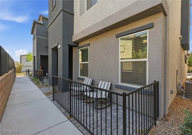 Photo 3 of Sale Pending at 6916 Stratham Hl St, Las Vegas, NV 89166 | MLS# 2768218 | Listing updated on 2026-07-28