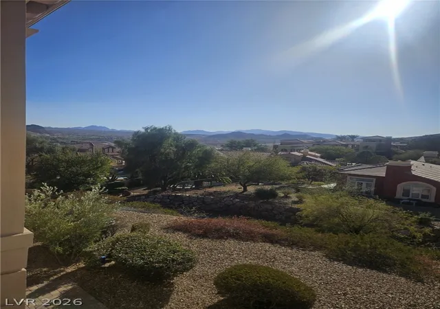 Homes for sale in Henderson, NV | 32 Via Vasari, Henderson, NV 89011 | Houzeo