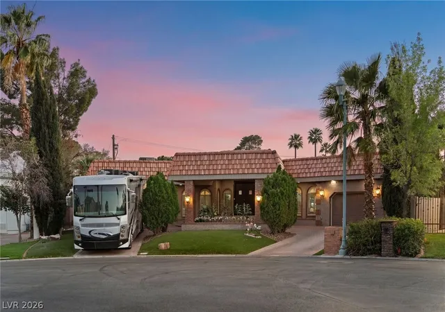 2nd image of 2525 Driftwood Dr, Las Vegas, NV 89107 | MLS# 2758525
