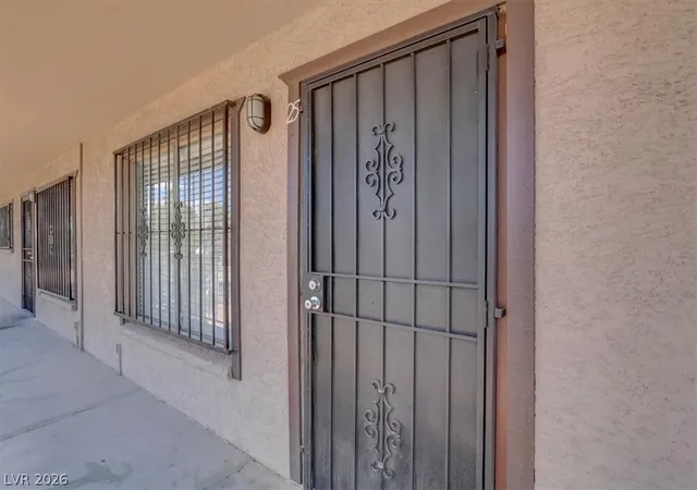 4th image of 555 S Royal Crest Cir, Las Vegas, NV 89169