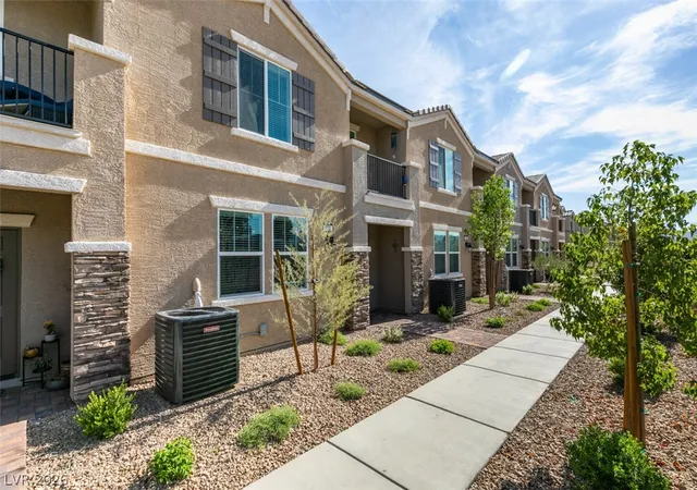Photo 3 of Townhouse for sale at 602 Bellus Pl, Henderson, NV 89015 | MLS# 2769177 | Listing updated on 2026-04-20