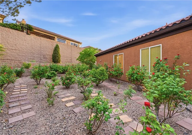 3rd image of 2201 Hudson Falls Ct, Henderson, NV 89044 | MLS# 2769046