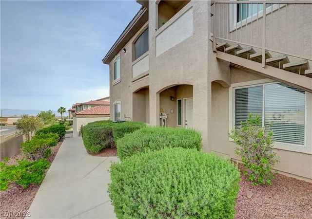 3rd image of 2305 W Horizon Ridge Pkwy #613, Henderson, NV 89052 | MLS# 2769756