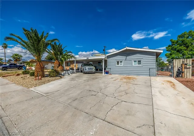 Photo 3 of Single family home for sale at 5204 Holmby Ave, Las Vegas, NV 89146 | MLS# 2769581 | Listing updated on 2026-04-17
