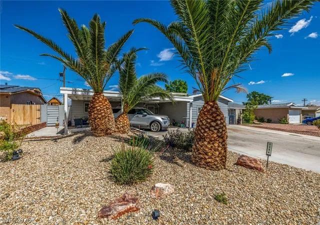 Photo 3 of Single family home for sale at 5204 Holmby Ave, Las Vegas, NV 89146 | MLS# 2769581 | Listing updated on 2026-04-17