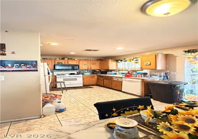 2nd image of 5905 Clover Canyon Ln, Las Vegas, NV 89142 | MLS# 2768999