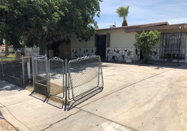 Photo 2 of Single family home for sale at 725 Miller Ave, North Las Vegas, NV 89030 | MLS# 2771208 | Listing updated on 2026-04-08