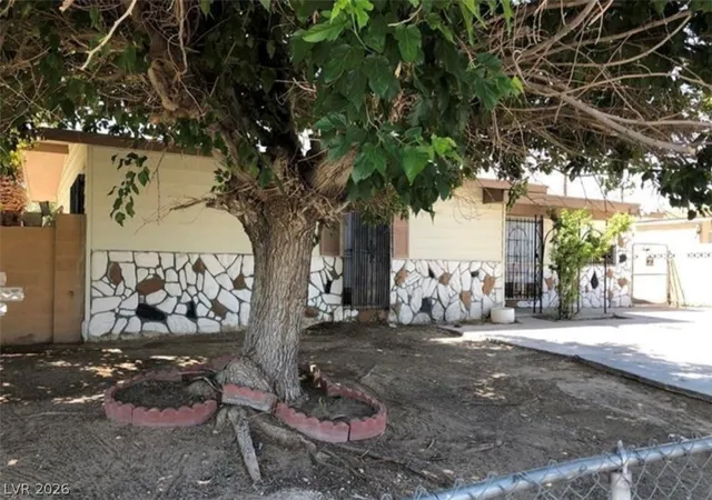 Photo 2 of Single family home for sale at 725 Miller Ave, North Las Vegas, NV 89030 | MLS# 2771208 | Listing updated on 2026-04-08
