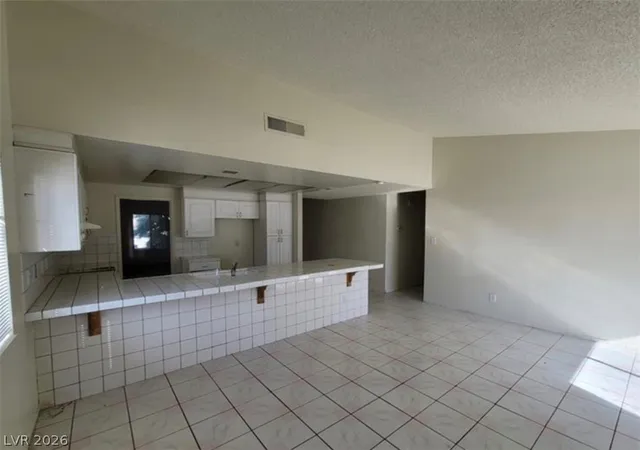 Photo 3 of Single family home for sale at 1673 Caliente Ct, Las Vegas, NV 89119 | MLS# 2771198 | Listing updated on 2026-04-08