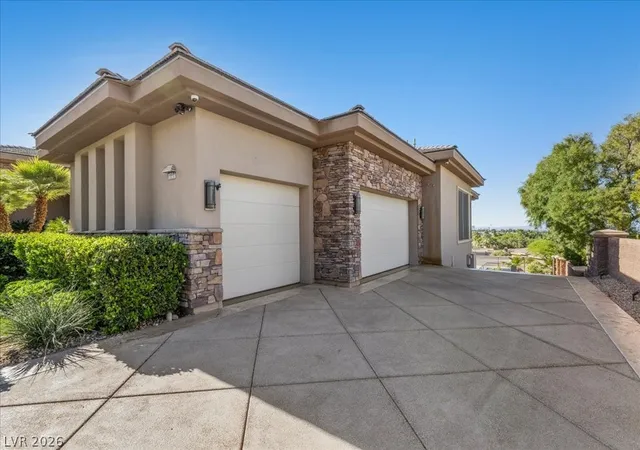 Photo 3 of Sale Pending at 1724 Tangiers Dr, Henderson, NV 89012 | MLS# 2771362 | Listing updated on 2026-07-07