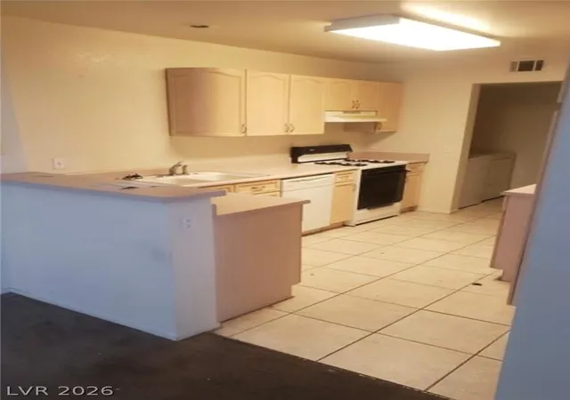 Photo 4 of Townhouse for sale at 7709 Bauble Ave, Las Vegas, NV 89128 | MLS# 2771993 | Listing updated on 2026-04-10