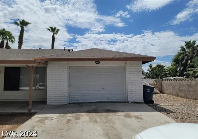 Photo 3 of Single family home for sale at 45 Logan Ct, Las Vegas, NV 89110 | MLS# 2772260 | Listing updated on 2026-04-11