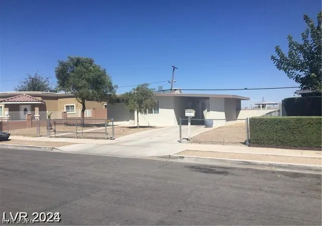 Photo 3 of Single family home for sale at 2705 Howard Dr, Las Vegas, NV 89104 | MLS# 2772350 | Listing updated on 2026-04-11
