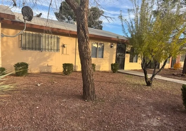 Photo 3 of Townhouse for sale at 3942 Palos Verdes St, Las Vegas, NV 89119 | MLS# 2772383 | Listing updated on 2026-04-30